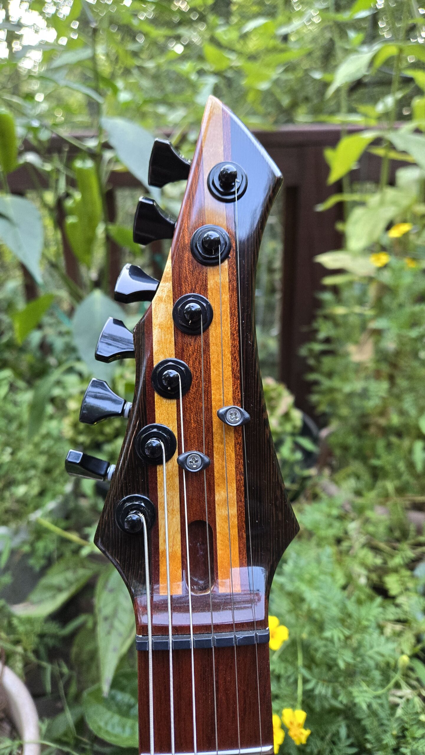 Severin ST1 Wenge Tremolo Electric Guitar - Image 3