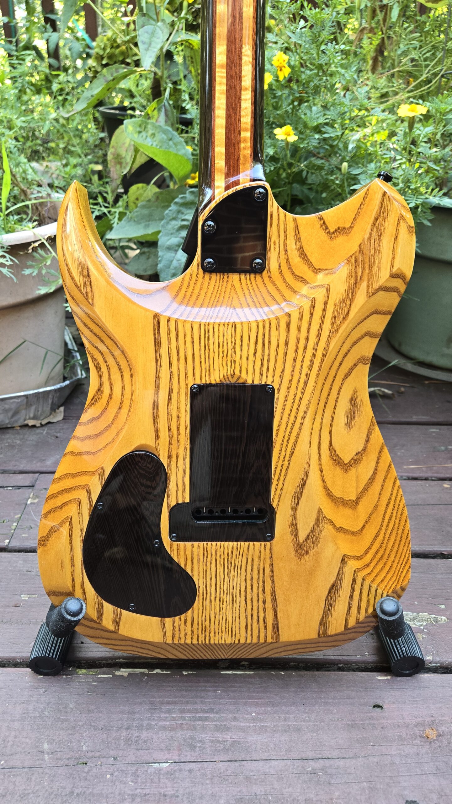 Severin ST1 Wenge Tremolo Electric Guitar - Image 4