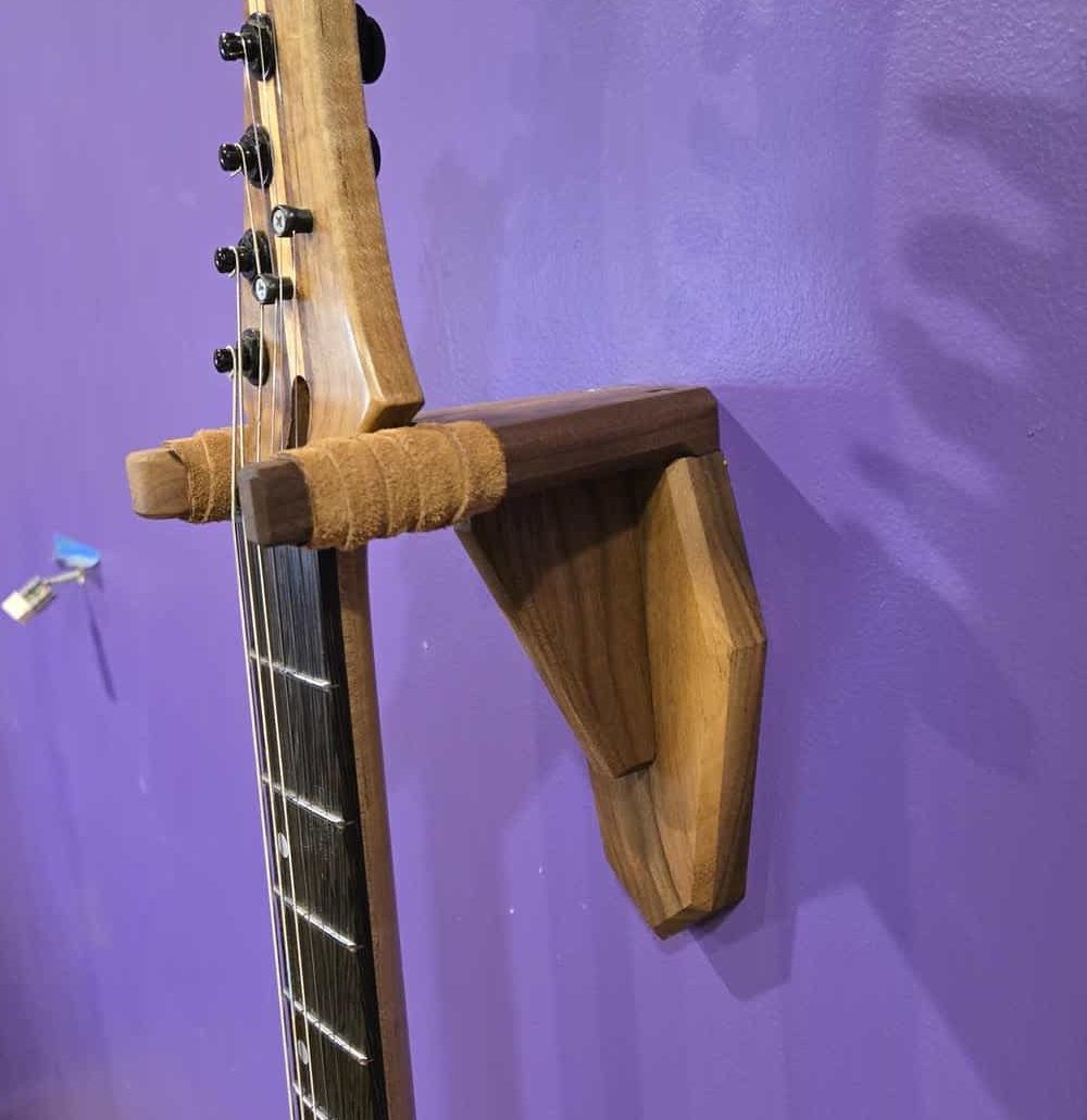 Sconce Series Hardwood Guitar Mount - Image 4